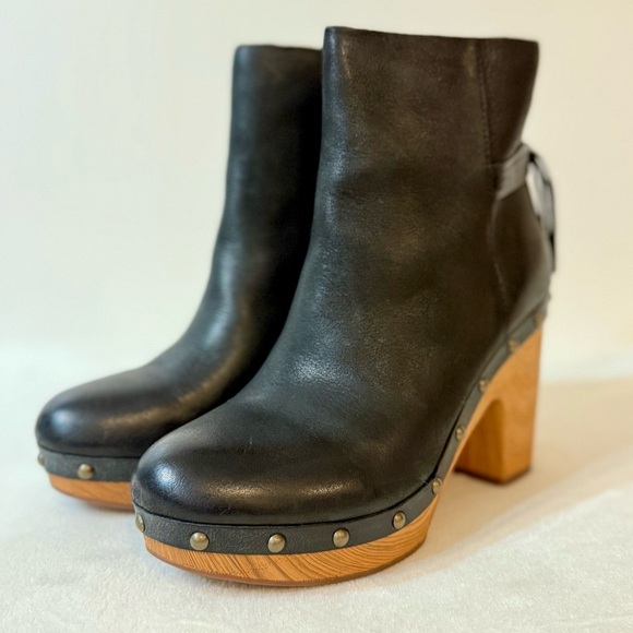 Kork-Ease Dianna Block Heel Platform Bootie in Black Size 7 - Picture 6 of 15